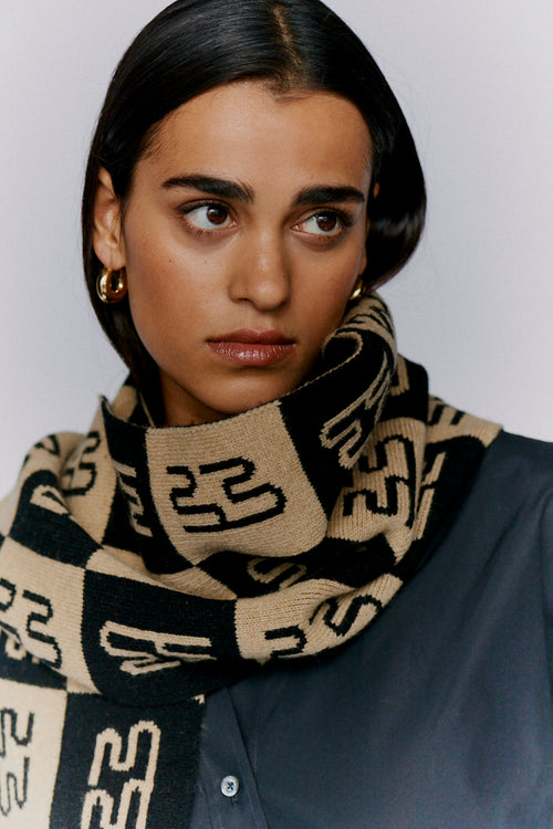 GENEVA - Camel & Black Checkerboard Knit Scarf